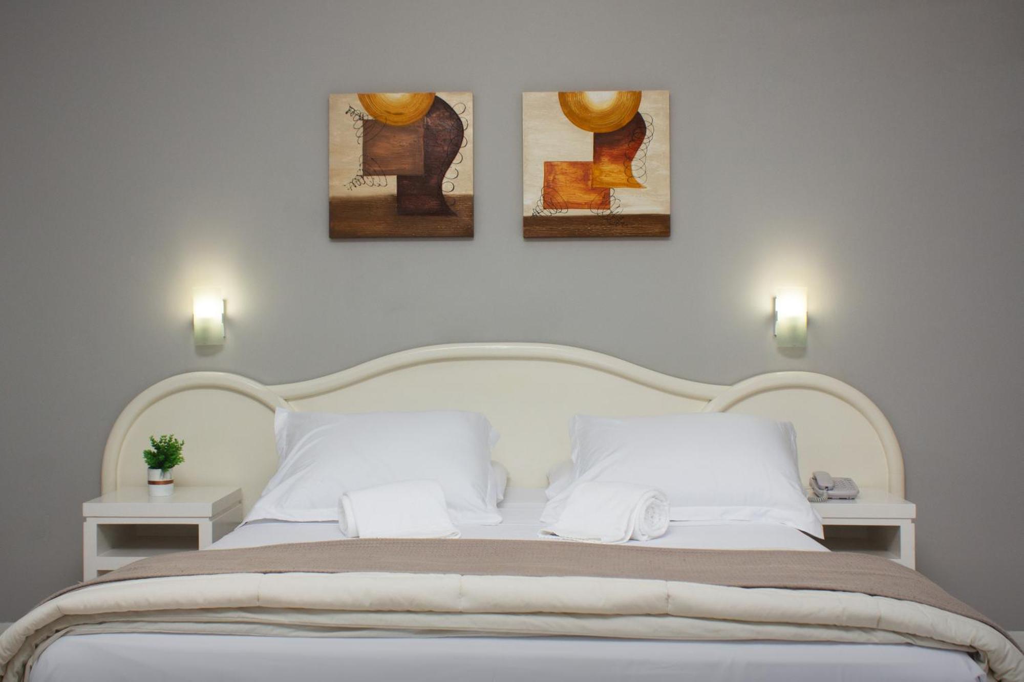 Hotel Cavera アレグレテ エクステリア 写真